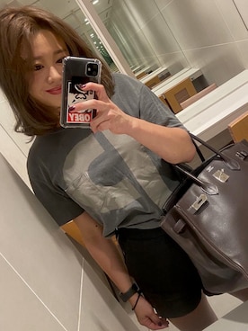 「HERMES」｜「アイテム（PC・スマホグッズ/家電）」を使った、Miho Iwataさん（レディース・168cm）の夏コーディネート