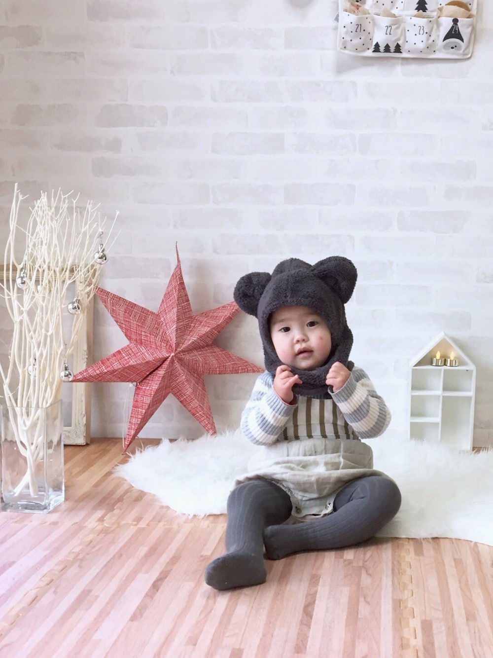 「タルクマ、クリスマス、popelin、タルク」｜「こども ビームスの【予約】 TALC / mimi ボア ハット (2～8y)（ニットキャップ/ビーニー、グレー系）」を使った、_nagi_さん（キッズ・90cm）の冬コーディネートの1枚目の写真