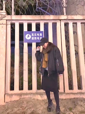 「mteeのアイテム（スカート、ブラック系）」を使った、flory-dxhさん（レディース）の冬コーディネート