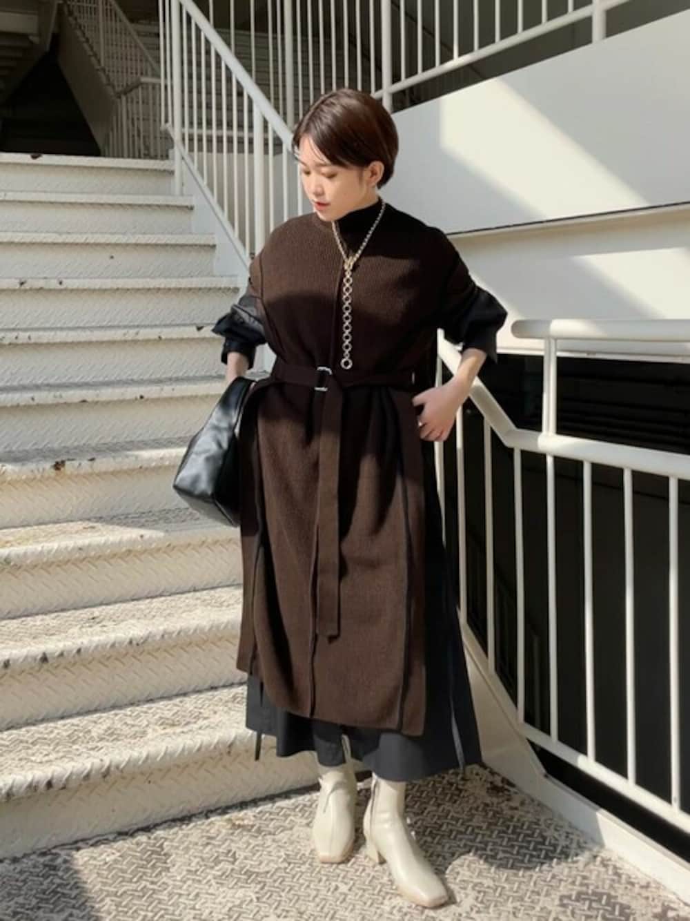 「ブラック、無地、スタイリング、新作、publictokyo」｜「PUBLIC TOKYOのロングベストセットシャツワンピース /2WAY（ワンピース、ブラック系）」を使った、mai togoさん（レディース・156cm）の秋コーディネートの1枚目の写真
