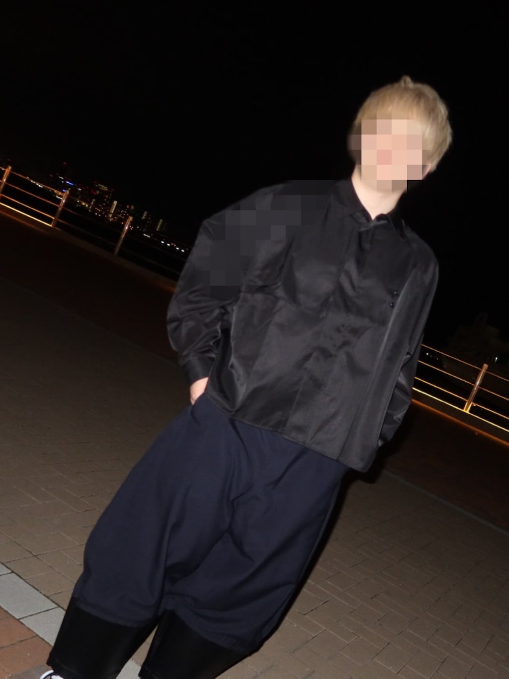 「夜遊び、中和、G、ドメスティックブランド、モード系」｜「Jiedaの2020春夏　TRENCH SHIRT（シャツ/ブラウス、ブラック系）」を使った、むらかみ ゆうとさん（メンズ・163cm）の春コーディネートの1枚目の写真