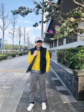 「GAP（ギャップ）のアイテム（ベスト、イエロー系）」を使った、ZhengQiHongさん（メンズ・172cm）の冬コーディネート