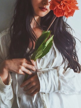 「little $uzie（リトルスージー）のアイテム（シャツワンピース、ホワイト系）」を使った、mi____さん（レディース・167cm）の秋コーディネート