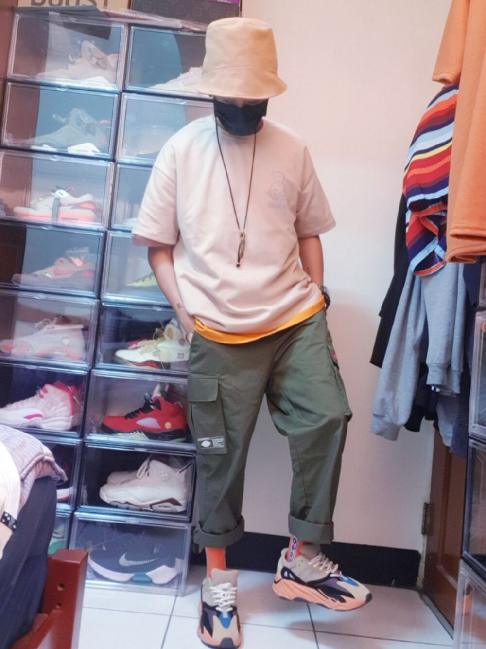 「球鞋、家」｜「Yeezyのアイテム（スニーカー、ベージュ系）」を使った、sam03171029さん（メンズ・170cm）の夏コーディネートの1枚目の写真