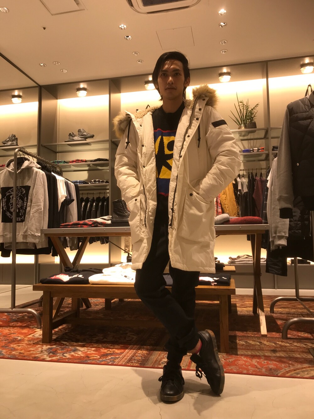 「Diesel、ラゾーナ川崎」｜「DIESELのアイテム（モッズコート、ホワイト系）」を使った、kobayanさん（メンズ・165cm）の秋コーディネートの1枚目の写真