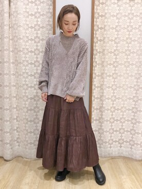 「earth music&ecology（アースミュージックアンドエコロジー）のサテンティアードスカート ＊●（スカート）」を使った、MAMIさん（レディース・155cm）の秋コーディネート