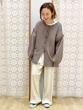 「earth music&ecology（アースミュージックアンドエコロジー）のベロアプリーツストレートパンツ　＊（その他パンツ）」を使った、MAMIさん（レディース・155cm）の冬コーディネート