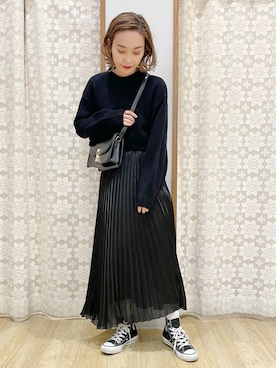 「earth music&ecology（アースミュージックアンドエコロジー）のアイテム（ショルダーバッグ、ブラック系）」を使った、MAMIさん（レディース・155cm）の冬コーディネート