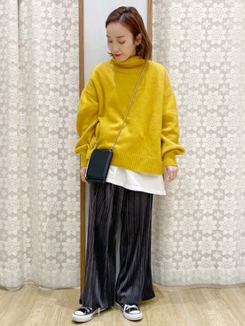 「earth music&ecology（アースミュージックアンドエコロジー）のベロアプリーツストレートパンツ　＊（その他パンツ）」を使った、MAMIさん（レディース・155cm）の冬コーディネート