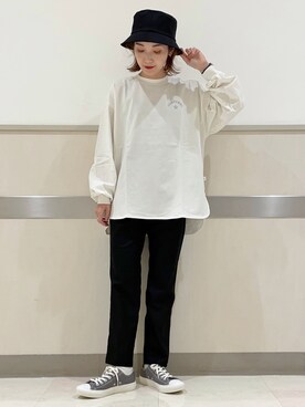 「earth music&ecology（アースミュージックアンドエコロジー）のアイテム（ハット、ブラック系）」を使った、MAMIさん（レディース・155cm）の春コーディネート