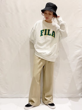 「earth music&ecology（アースミュージックアンドエコロジー）のアイテム（ハット、ブラック系）」を使った、MAMIさん（レディース・155cm）の春コーディネート