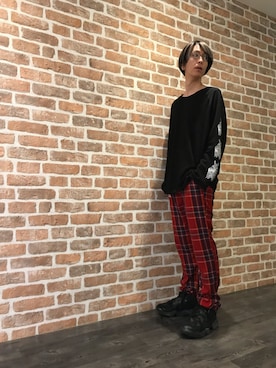 「PLEASURES（プレジャー）のアイテム」を使った、Dsuke kobayashiさん（メンズ・177cm）の春コーディネート