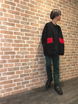 「WHITELAND（ホワイトランド）のWHITELAND/ホワイトランド/ラインカーディガン（カーディガン/ボレロ、ブラック系）」を使った、Dsuke kobayashiさん（メンズ・177cm）の冬コーディネート