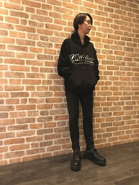 「WHITELAND（ホワイトランド）のWHITELAND/ホワイトランド/ワッペンパーカー（パーカー、ブラック系）」を使った、Dsuke kobayashiさん（メンズ・177cm）の春コーディネート
