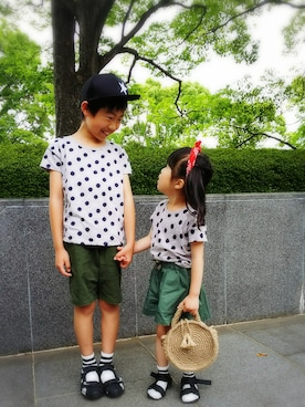 「ラウンドバッグ」｜「アイテム（帽子）」を使った、Nanana さん（キッズ・130cm）の春コーディネート