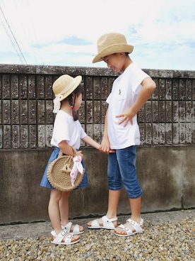 「ラウンドバッグ」｜「アイテム（帽子）」を使った、Nanana さん（キッズ・130cm）の夏コーディネート