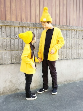「マスタード」｜「アイテム（スリッポン）」を使った、Nanana さん（キッズ・100cm）の秋コーディネート