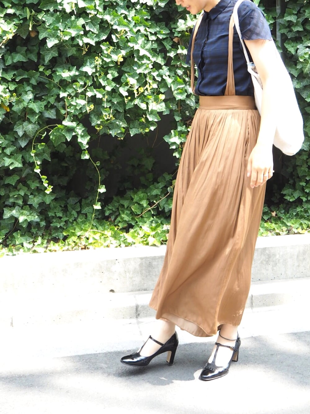 「カジュアルコーデ、ラクチンコーデ、大人カジュアル、ootd、ママファッション、秋カラー、秋のコーデ、オトナ女子、Tストラップパンプス」｜「BEAUTY&YOUTH UNITED ARROWSのアイテム（パンツ、ブラウン系）」を使った、nakajimaさん（レディース・171cm）の夏コーディネートの1枚目の写真