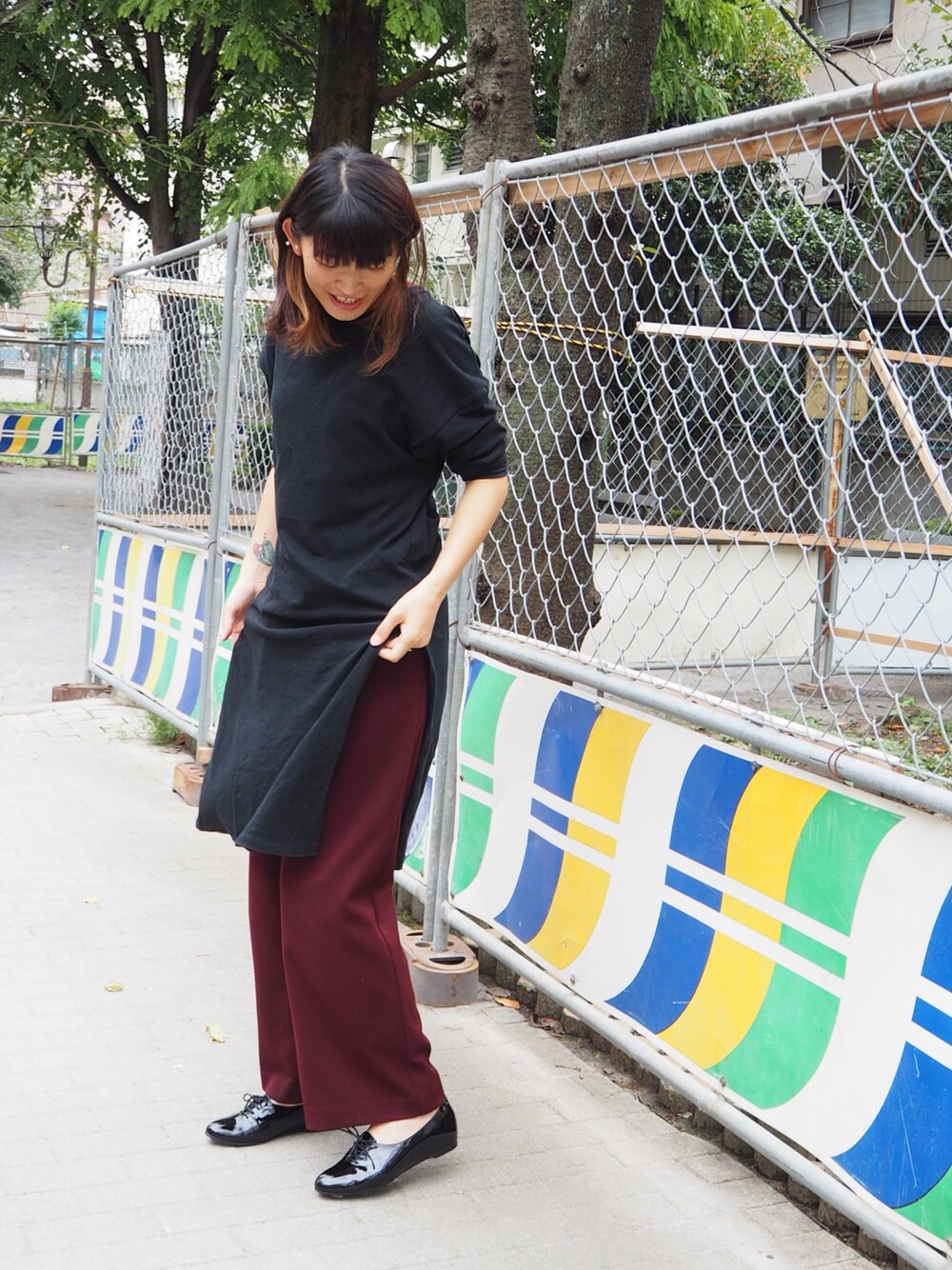 「シンプルコーデ、大人カジュアル、秋色、秋のコーデ、今日のコーデ、ママファッション、秋服、リラックススタイル」｜「TODAYFULのアイテム（Tシャツ/カットソー、ブラック系）」を使った、nakajimaさん（レディース・171cm）の秋コーディネートの1枚目の写真