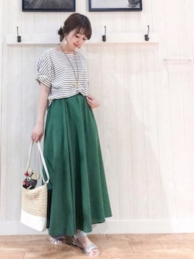 「マキシスカート」｜「アイテム（おもちゃ）」を使った、リナさん（レディース・160cm）の夏コーディネート