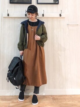 「秋のブラウンスタイル」｜「アイテム（スリッポン）」を使った、リナさん（レディース・160cm）の秋コーディネート