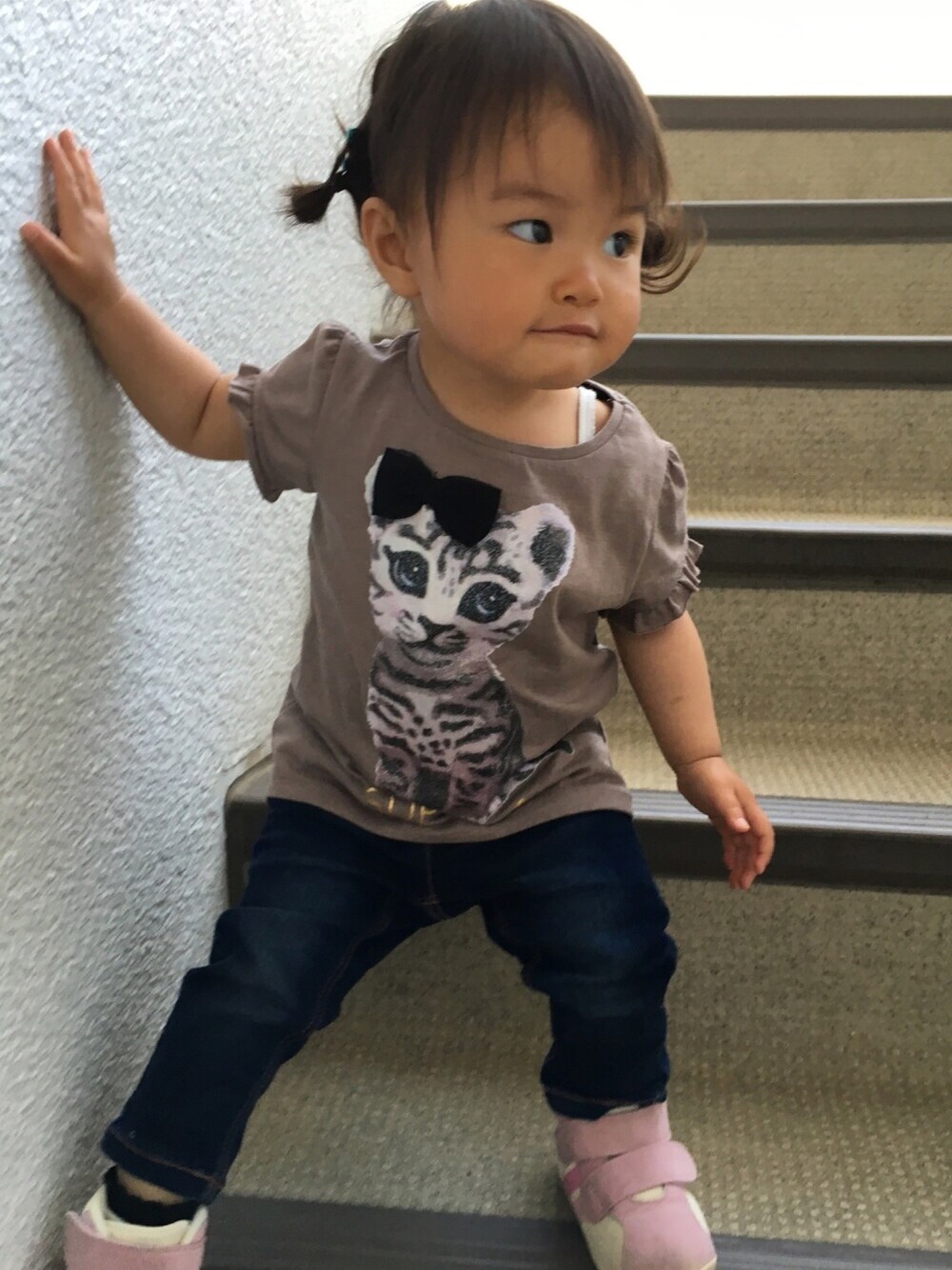 「1歳5ヶ月、女の子、キッズコーデ、夏、ひょう柄、屋上庭園、パフスリーブ、猪木」｜「H&Mのアイテム（バレッタ/ヘアクリップ、その他）」を使った、UTAさん（キッズ・80cm）の春コーディネートの1枚目の写真