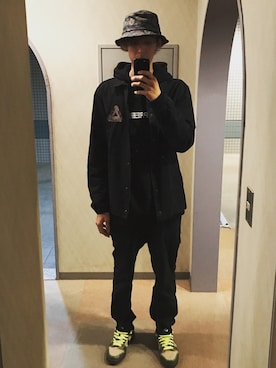 「palace」｜「アイテム（その他アウター）」を使った、syunさん（メンズ・180cm）の春コーディネート