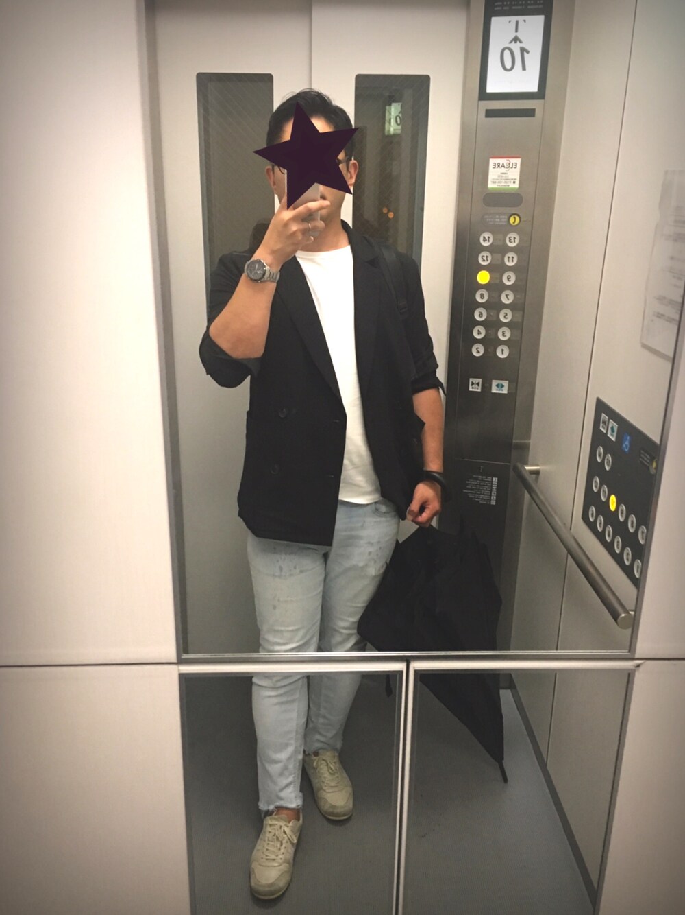 「夏コーデ、ビッグシルエット、キレイめ、スニーカー、モノトーンコーデ、ダメージデニムパンツ、30代、シアサッカー、ダブルジャケット」｜「ZOZOのクルーネックTシャツ／ホワイト［MEN］（Tシャツ/カットソー、ホワイト系）」を使った、タツロー！さん（メンズ・168cm）の夏コーディネートの1枚目の写真
