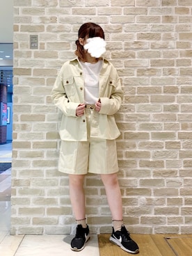 「アイテム（ミリタリージャケット、イエロー系）」を使った、おみぃさん（レディース・157cm）の春コーディネート