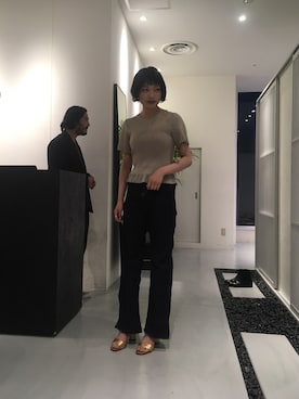 「アイテム（ゴールド系）」を使った、永田　真由さん（レディース・170cm）の春コーディネート