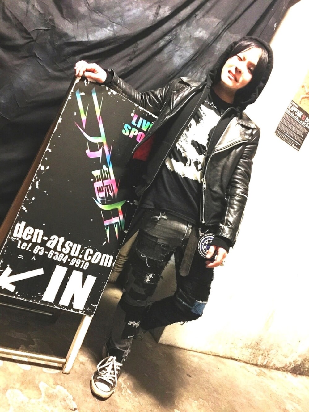 「LABRAT、Vivienne Westwood、cheap monday、blackmeans、二万電圧、パンク、ビジュアル系、ライブハウス」｜「blackmeansのLHP/エルエイチピー/BLACKMEANS/ブラックミーンズ/COIN CASE（コインケース、ブルー系）」を使った、江戸川チョヲイチロウさん（メンズ・161cm）の春コーディネートの1枚目の写真