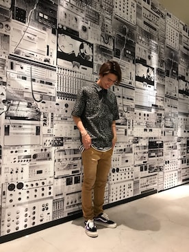 「デニムから始まったライフスタイルブランド」｜「アイテム（シューズ）」を使った、BANさん（メンズ・172cm）の春コーディネート