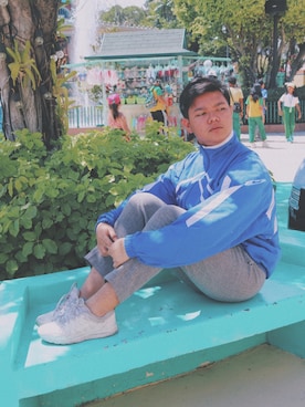 「Dr.Kongのアイテム」を使った、Cairo Millendezさん（メンズ・169cm）の春コーディネート