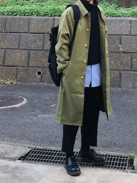 「ドクターマーチン3ホール」｜「アイテム（ステンカラーコート）」を使った、SHUSKさん（メンズ・178cm）の春コーディネート