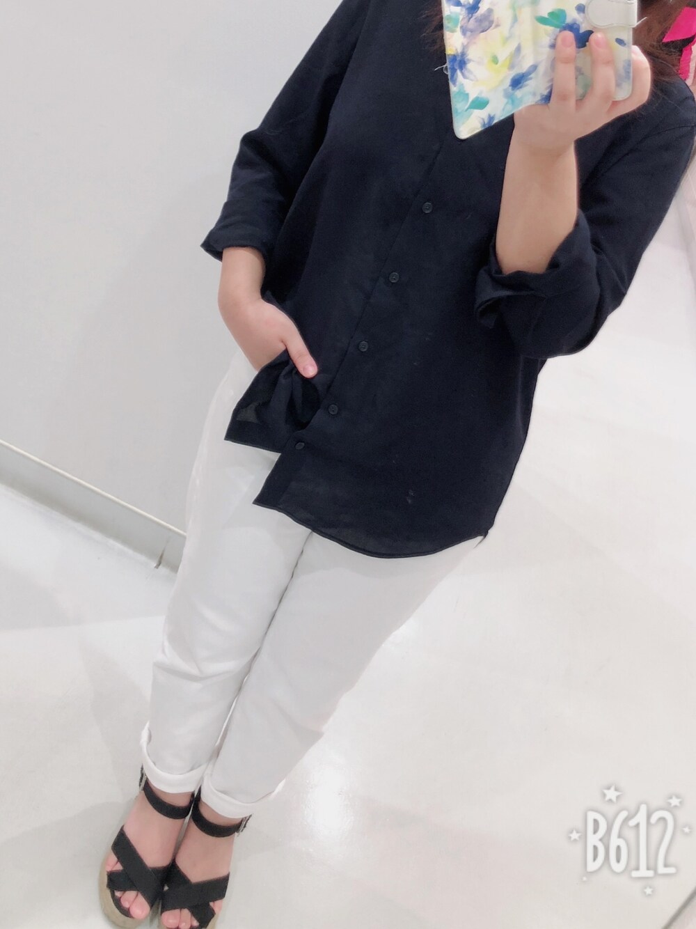 「夏コーデ、シンプルコーデ、おしゃれさんと繋がりたい、ユニクロコーデ」｜「UNIQLOのレーヨンエアリーブラウス（長袖）（シャツ/ブラウス、ブルー系）」を使った、Misatoさん（レディース・148cm）の夏コーディネートの1枚目の写真