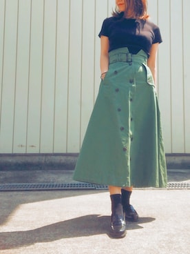「クルーネックTシャツ」｜「アイテム（アクセサリー）」を使った、magaaさん（レディース・159cm）の春コーディネート