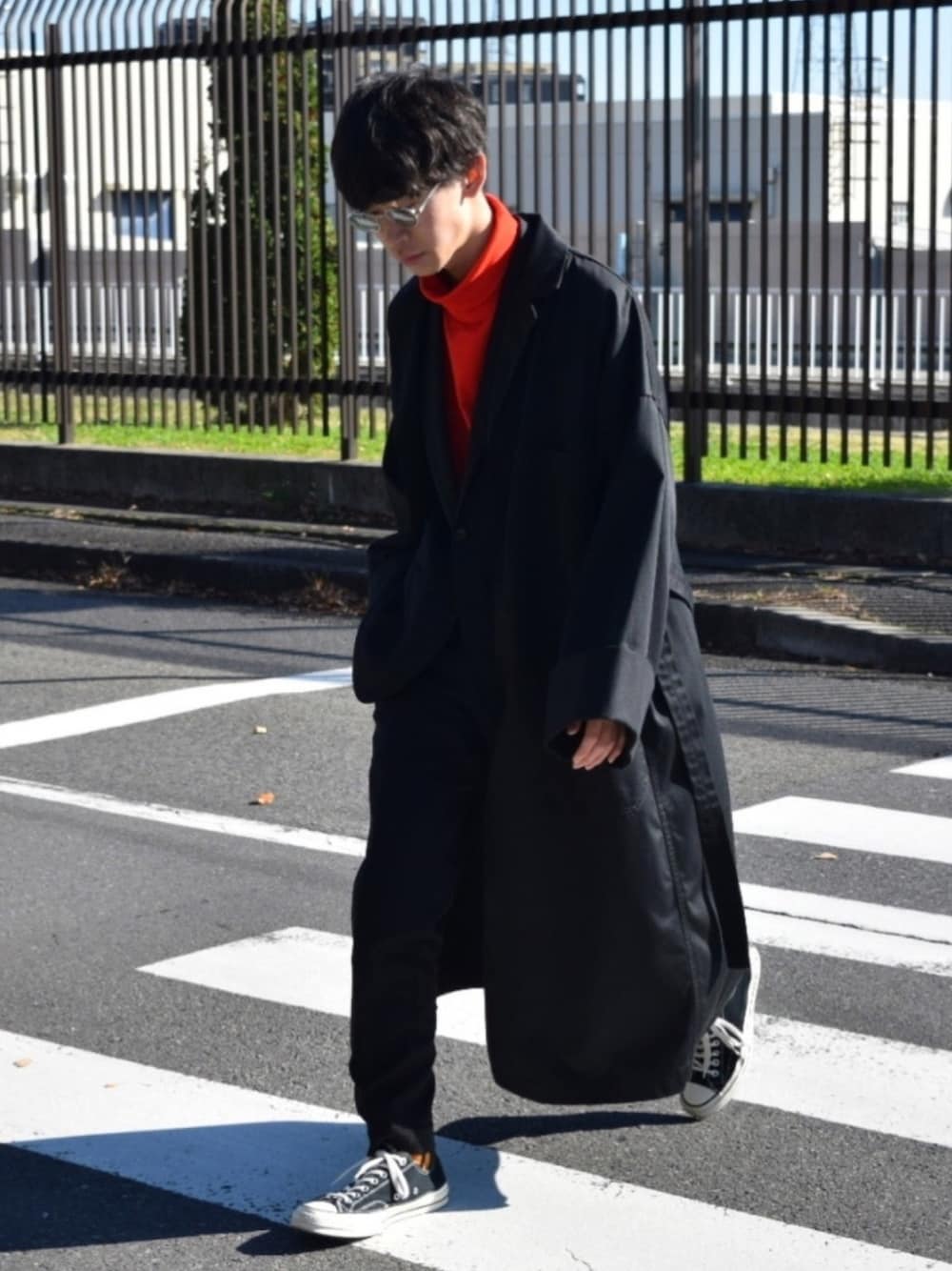 「キレイめ、冬コーデ、コート、ootd、UNIQLO、タートルネック、低身長、レイヤードスタイル」｜「GANRYUのアイテム（ステンカラーコート、ブラック系）」を使った、むかいさん（メンズ・170cm）の秋コーディネートの1枚目の写真