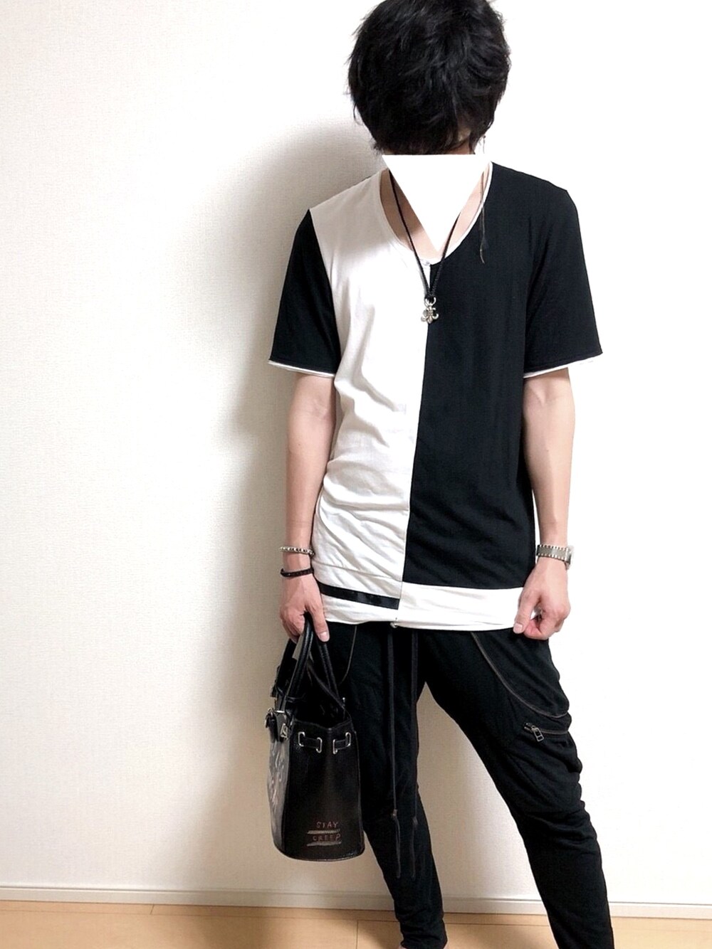 「CATORCE、GUERNIKA、Tシャツでもオシャレに、暑すぎる、羽織も無理、royalflash梅田、gunda」｜「CHROME HEARTSのアイテム（ネックレス、シルバー系）」を使った、ゆうたそさん（メンズ・183cm）の夏コーディネートの1枚目の写真