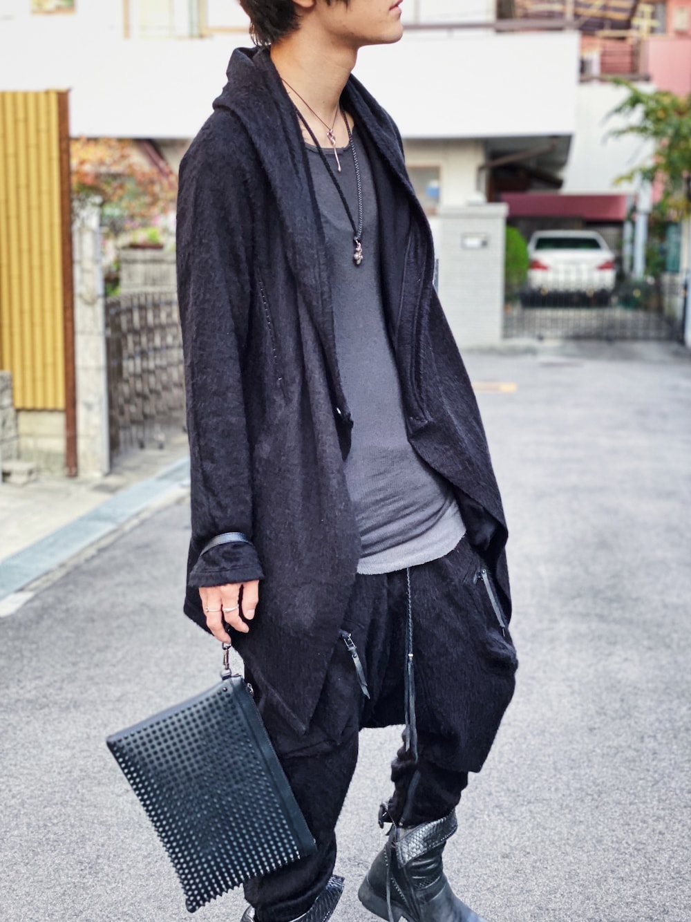 「モノトーン、gunda、KMRii、IF SIX WAS NINE、もこもこ、L.G.B.、ルブタン、クロムハーツ、冬コーデ、お洒落さんとつながりたい」｜「KMRiiのアイテム（ジャケット/アウター、ブラック系）」を使った、ゆうたそさん（メンズ・183cm）の秋コーディネートの1枚目の写真