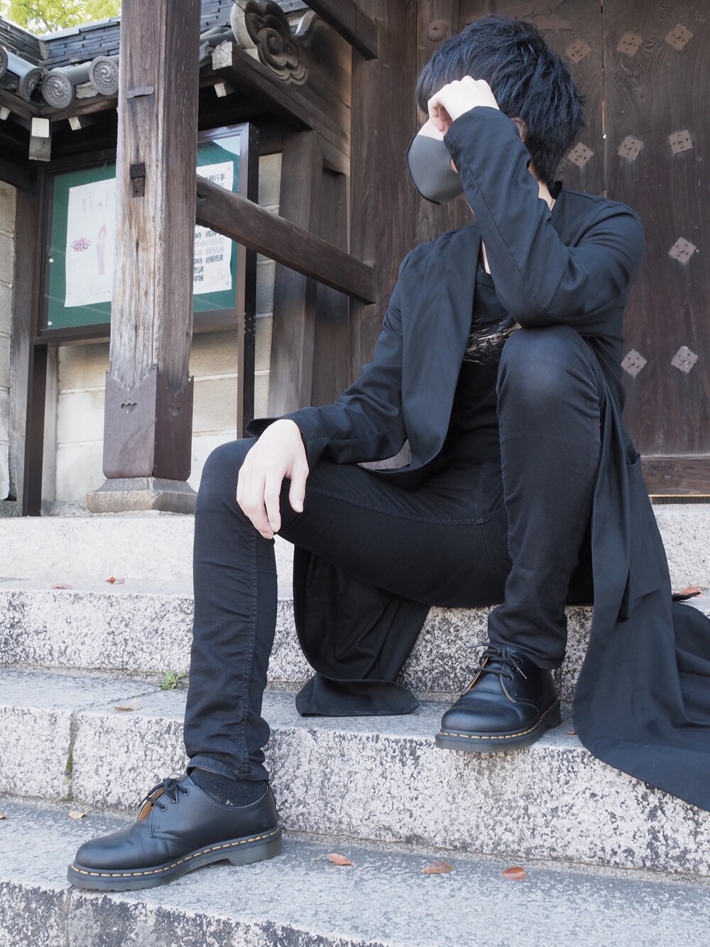 「お洒落さんとつながりたい、Dr.Martens、ROYAL FLASH、休日スタイル、春コーデ、gunda、L.G.B.、きれいめカジュアル、スプリングコート、ブラックコーデ」｜「Dr. MartensのDr.Martens / 1461 59 3EYESHOE（ドレスシューズ、ブラック系）」を使った、ゆうたそさん（メンズ・183cm）の春コーディネートの1枚目の写真