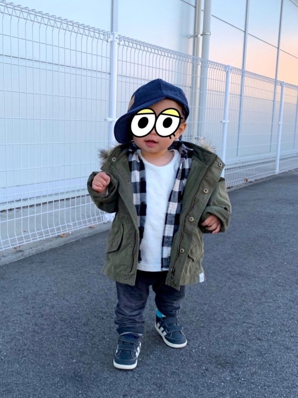 「スキニーデニム、キッズファッション、秋コーデ、休日スタイル、カジュアルコーデ、男の子コーデ、コーデュロイキャップ、デニムレギンス、フランネルシャツ、ワッフルクルーネックＴ」｜「B:MING by BEAMSのビーミング by ビームス / 5WAY M-51 16AW 90cm（モッズコート、グリーン系）」を使った、lenlen23さん（キッズ・70cm）の冬コーディネートの1枚目の写真