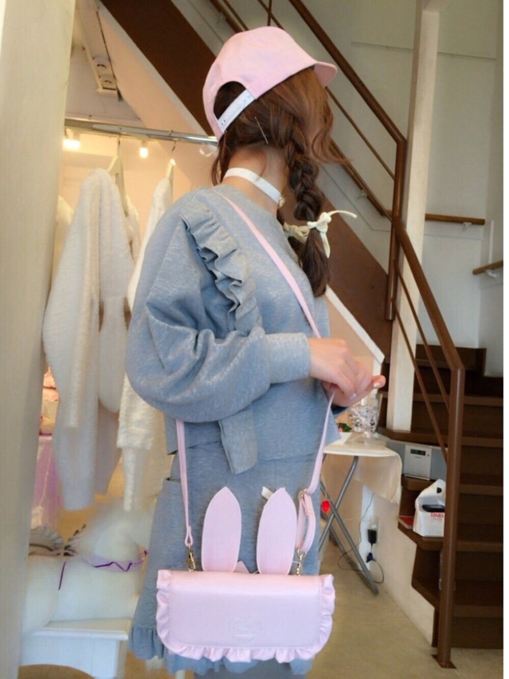 「Honey Cinnamonのアイテム（ワンピース、グレー系）」を使った、らいらいさん（レディース・160cm）の春コーディネートの1枚目の写真
