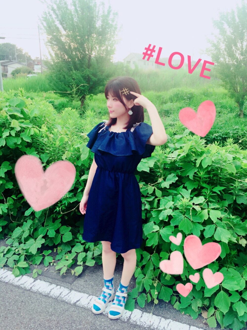 「LOVE」｜「SPINNSのヘアピン10本セット（ヘアピン、ゴールド系）」を使った、らいらいさん（レディース・160cm）の夏コーディネートの1枚目の写真