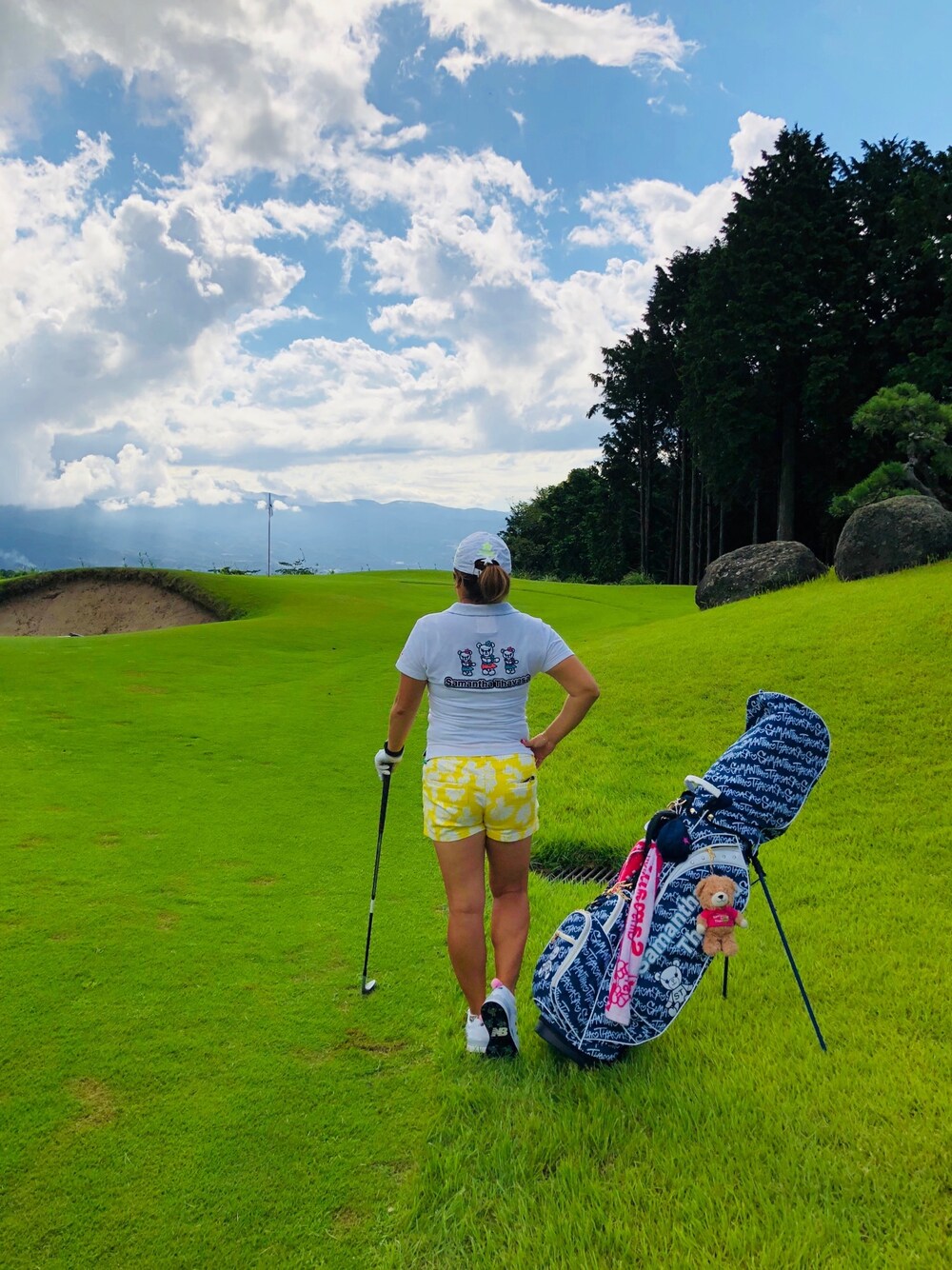 「GOLF、ゴルフ、ゴルフウェア」｜「Samantha Thavasaのアイテム（スーツケース/キャリーバッグ、ブルー系）」を使った、Megmixさん（レディース・153cm）の冬コーディネートの1枚目の写真