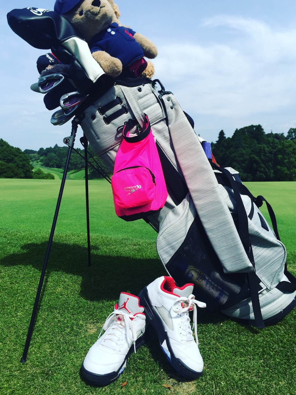 「NIKE、nike jordan、NIKE GOLF、GOLF、ゴルフ、ジョーダン、ファイヤーレッド、AIR JORDAN」｜「Speedoのアイテム（バッグ、ピンク系）」を使った、Megmixさん（レディース・153cm）の夏コーディネートの1枚目の写真