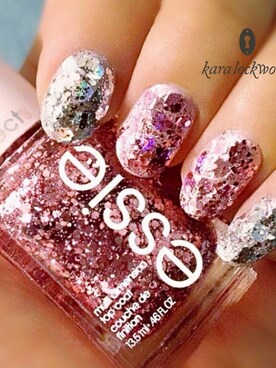 Kara Lockwoodさんのコーディネート