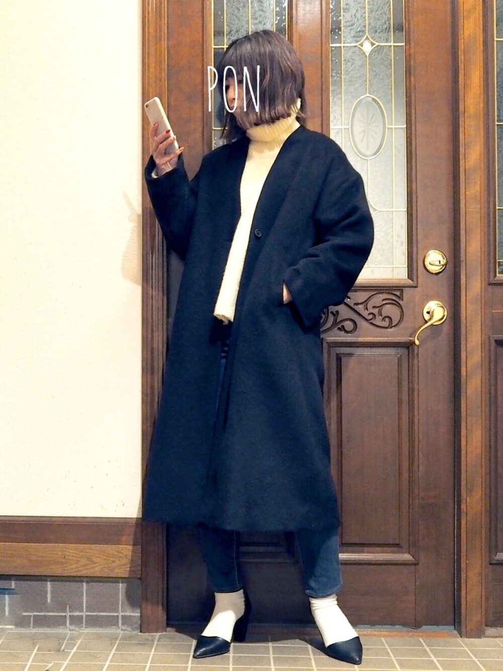 Aoiさんの「シャギーロングノーカラーコート（WHO'S WHO gallery）」を使ったコーディネート