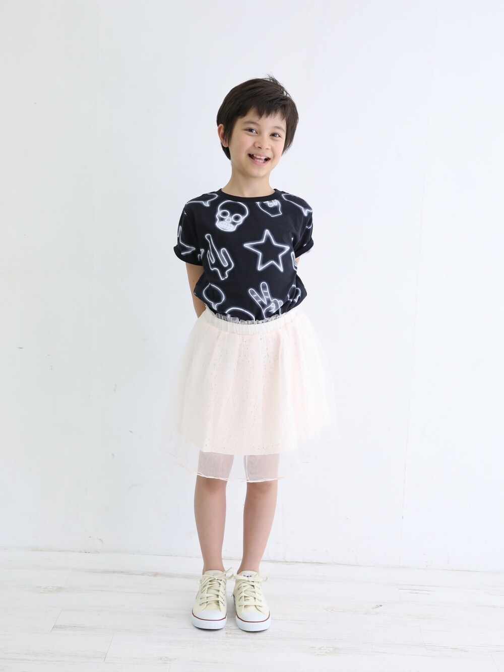 「StompStampのLODISPOTTO/ふんわりチュールスカート（スカート、ピンク系）」を使った、Valentina さん（キッズ・130cm）の春コーディネートの1枚目の写真