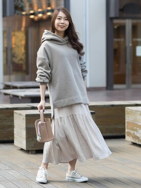 スニーカー ベージュ系 を使った ナチュラルビューティーベーシック の人気ファッションコーディネート Wear