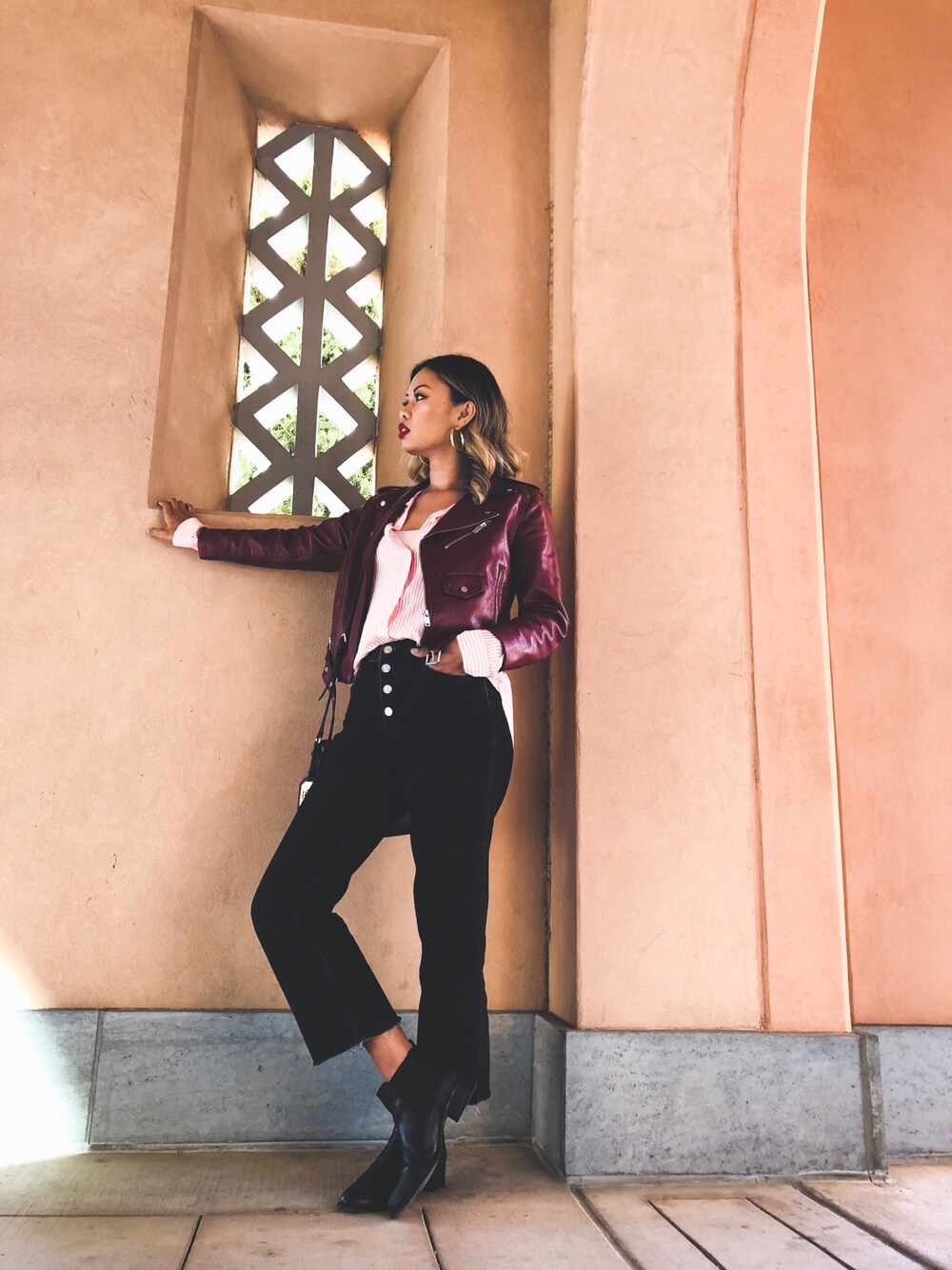 「leather jacket、burgundy、zara woman、ZARA、outfitoftheday、aboutalook、mystyle、chic、modern、Edgy」｜「ZARAのアイテム（ライダースジャケット、その他）」を使った、Elevated Notionさん（レディース・163cm）の秋コーディネートの1枚目の写真